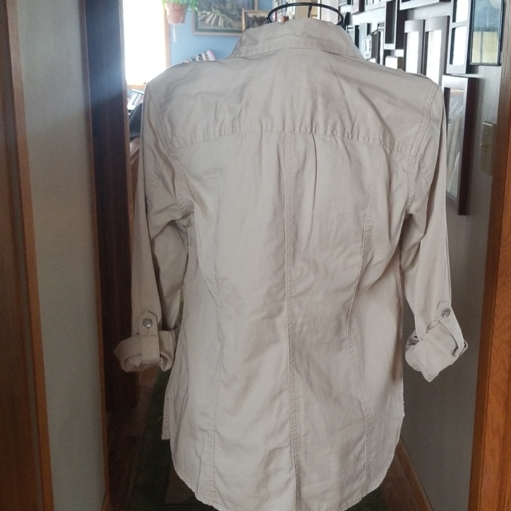 Button down shirt - Picture 3 of 7